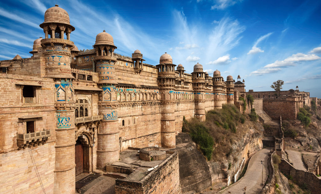 http://www.getbookcab.com/Admin/images/Gwalior-Fort.jpg