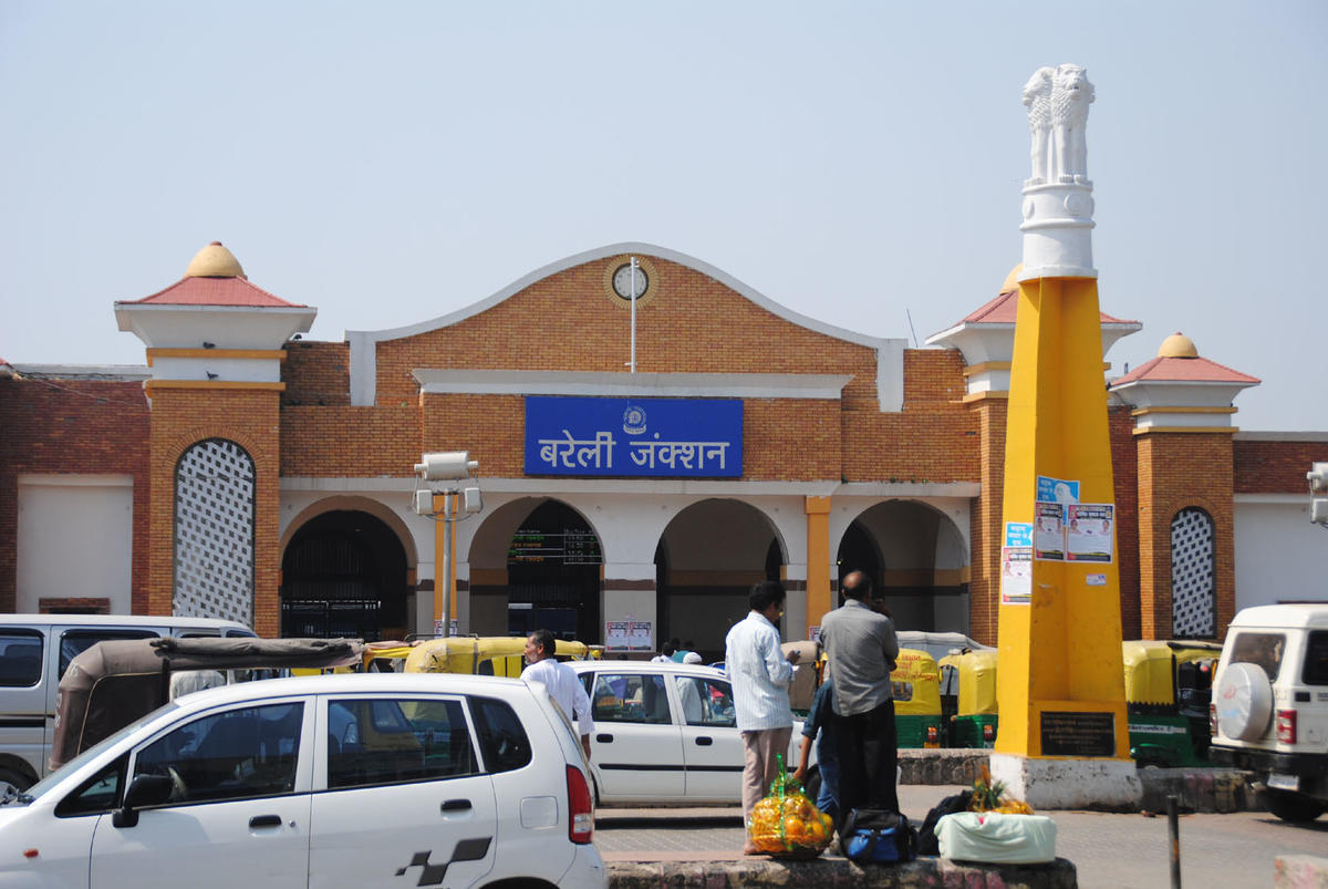 http://www.getbookcab.com/Admin/images/bareillyj.jpg