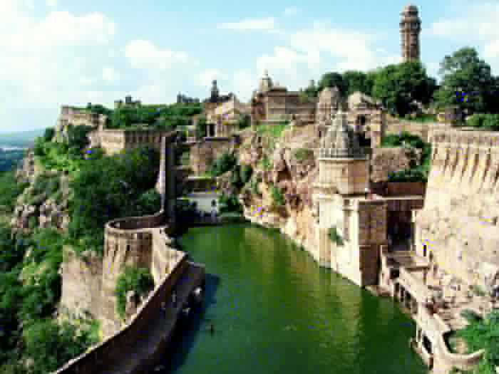 http://www.getbookcab.com/Admin/images/chittorgarh.jpg