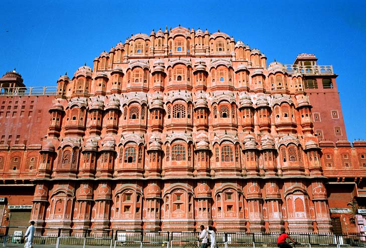 http://www.getbookcab.com/Admin/images/hawa-mahal-jaipur.jpg