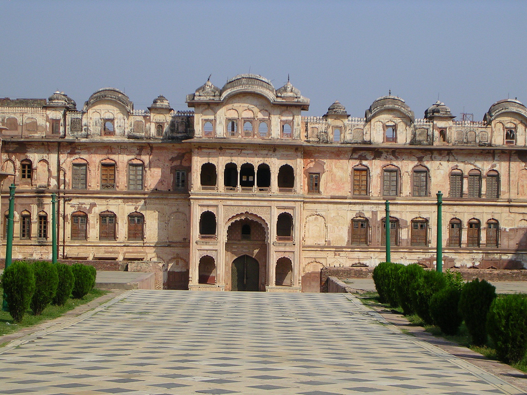 http://www.getbookcab.com/Admin/images/patiala.jpg
